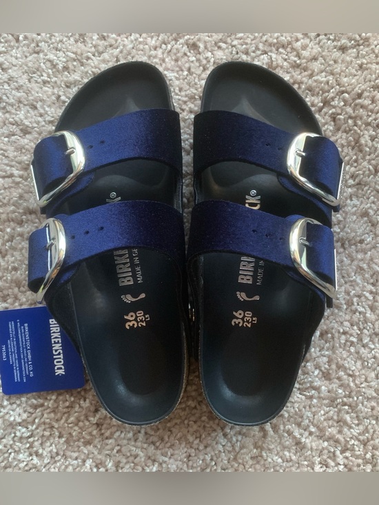 Birkenstock Shoes - NWT Birkenstock Arizona Big Buckle Rivet Logo